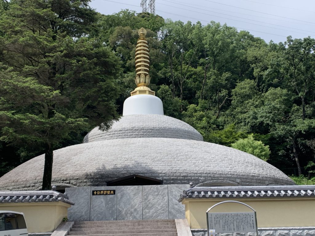 久安寺の仏塔